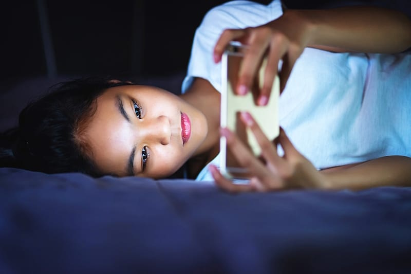 Read more about the article How Electronics Affect Your Sleep And Dreams: The Scary Truth