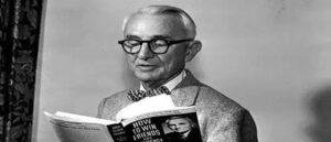 Read more about the article The Best Summary of How to Win Friends and Influence People – Dale Carnegie