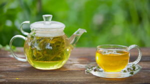 Read more about the article Drinking green tea and coffee daily linked to lower death risk in people with diabetes