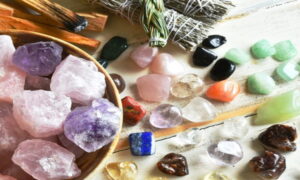 Read more about the article Bathing With Quartz Crystals