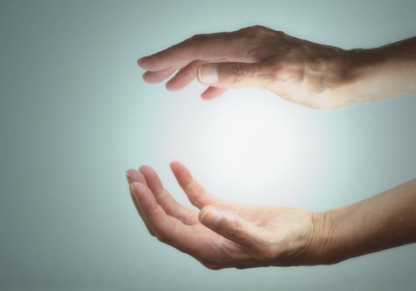 You are currently viewing Reiki – What are Those Sensations in Your Hands?