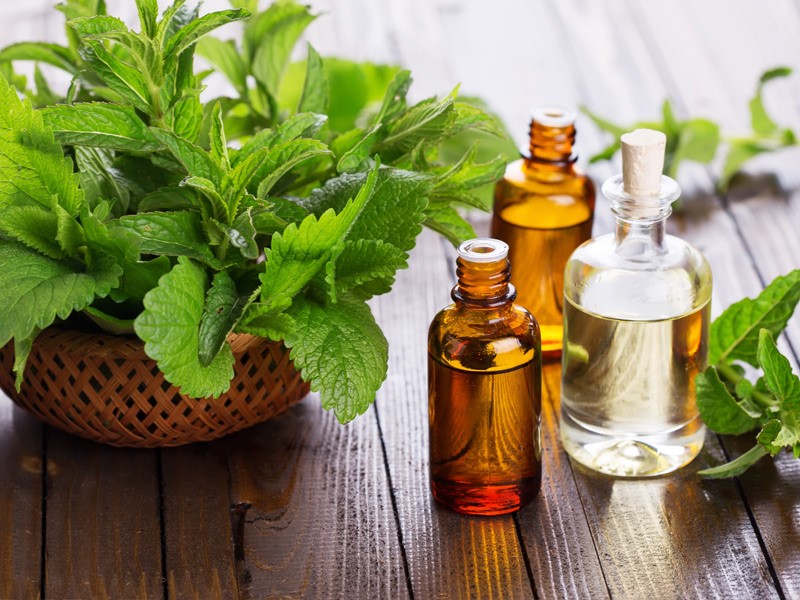 6 Ways to Incorporate Essential Oils in Your Home